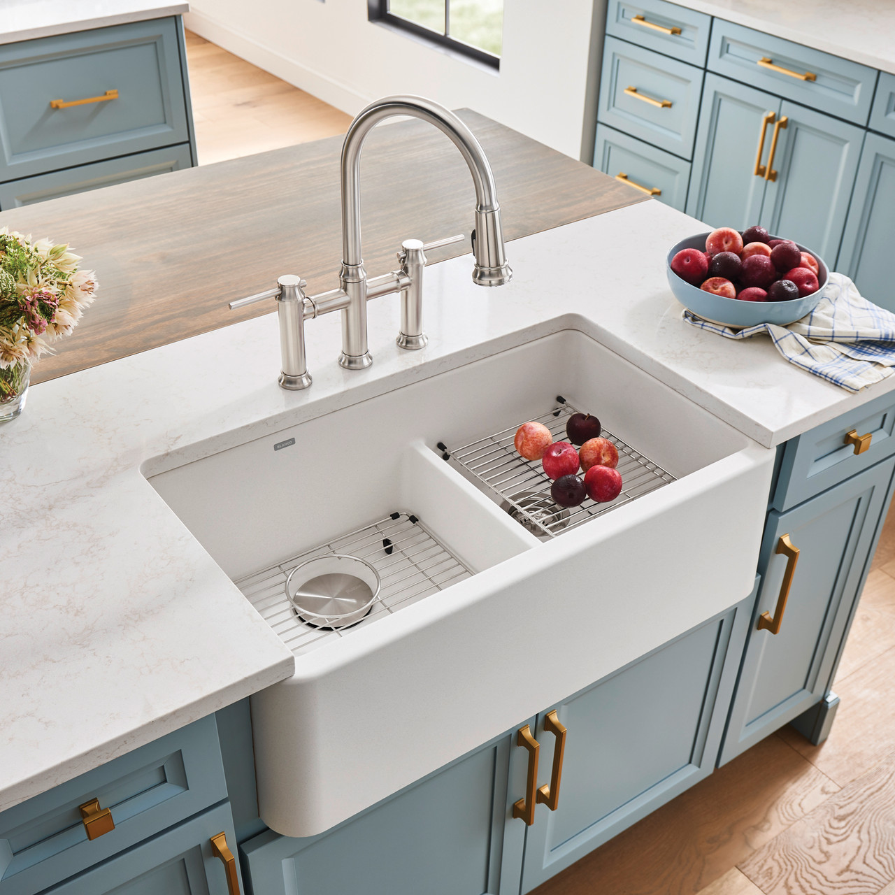 Blanco 402324: Ikon Collection 33" Apron Double Bowl Farmhouse Sink with Low Divide - White