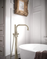 Moen Colinet One Handle Traditional Freestanding Floor Mount Tub Filler with Handshower in Brushed Nickel - S44507BN