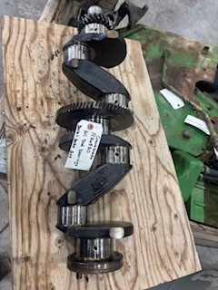 R26530 John Deere 3010, 3020 crankshaft  good condition