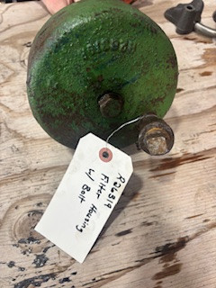 R26319 John Deere Hydraulic Filter Housing with bolt