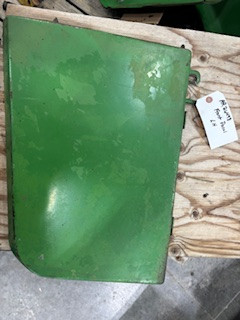 AR26498 John Deere Front Panel LH