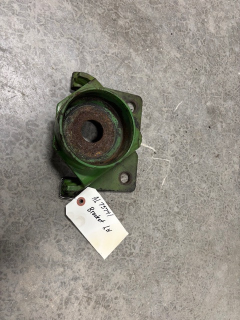 AL75741 John Deere Cab Mount