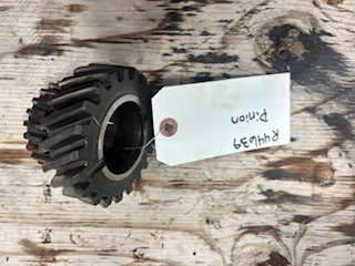 R44639 John Deere Pinion