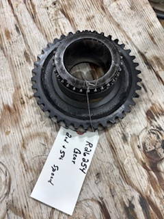 R26254 John Deere 2nd and 5th speed gear