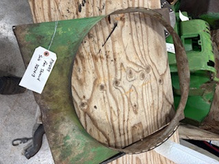 R34255 John Deere Fan Shroud