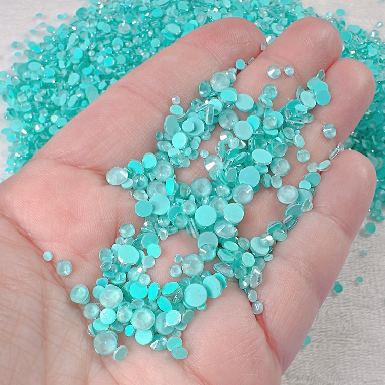 Turquoise mix size glass rhinestones 
