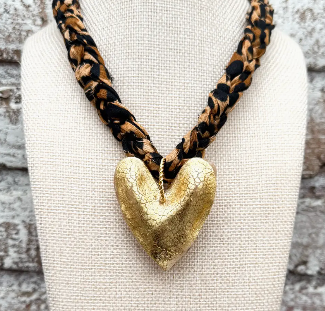 Resin Bandana Statement Necklace - Scout and Molly display picture 1