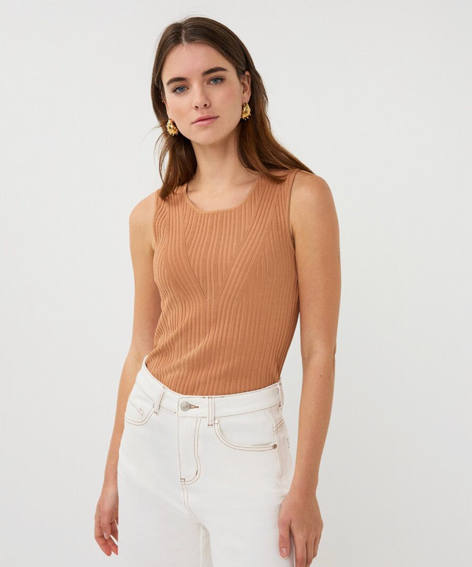 Sleeveless Sweater Rib V-Neck Top in Cappuccino