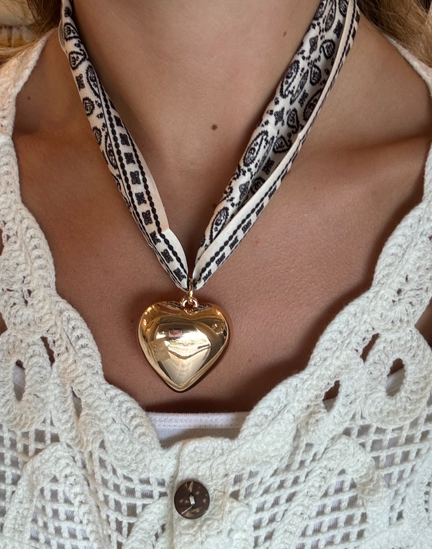 Biggie Heart Scarf Necklace