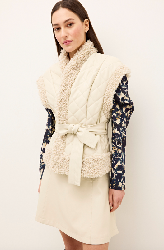 Beatrice Vest in Polar