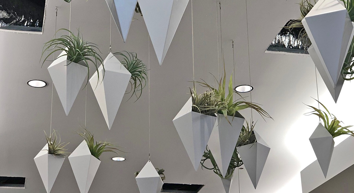 Artificial Plants With Green Space