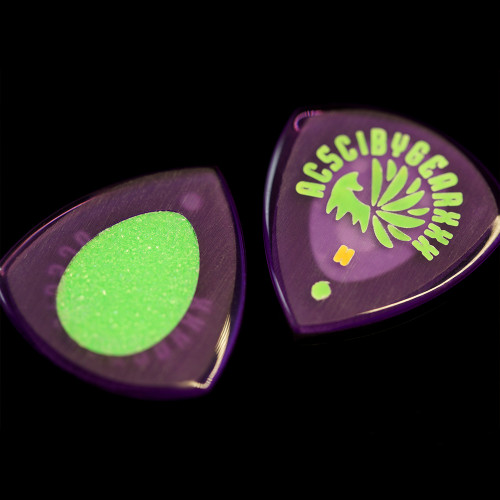 GearXXX Lilith Glow-in-the-Dark Guitar Pick – Purple Optical Field Series Juzai J, 1/pc