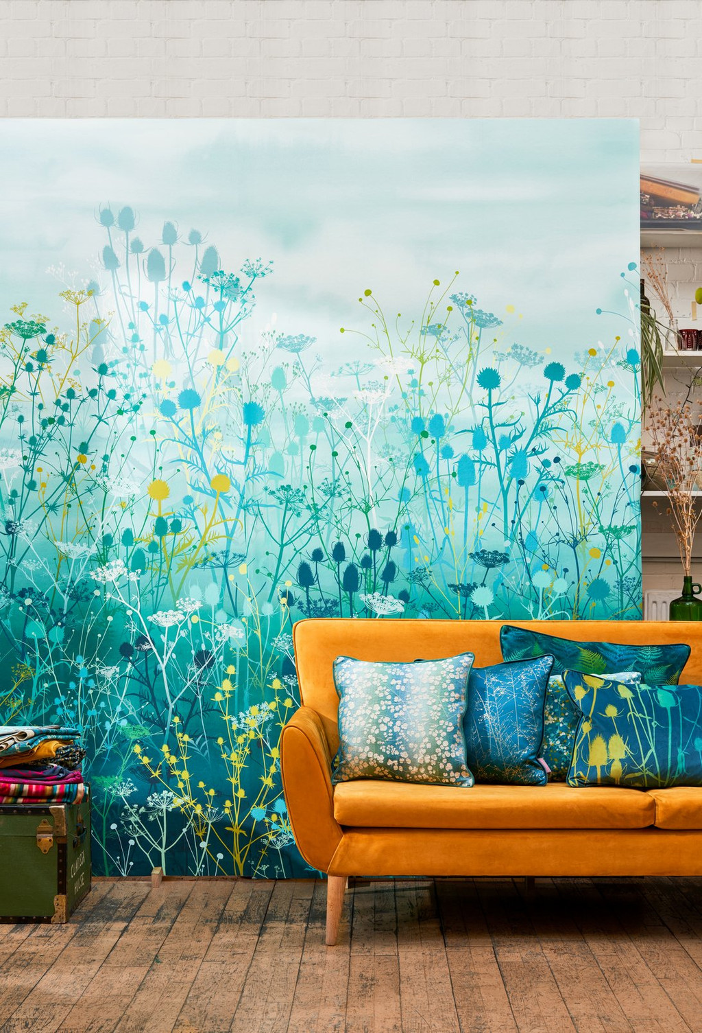 Tania's Garden Peacock Bespoke Mural - 120417_ROOMSET_01.jpg