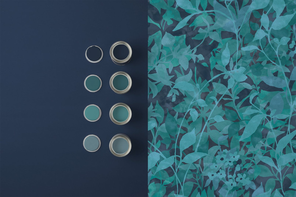 Fleur Midnight Wallpaper - 124116_FLATLAY_01.jpg