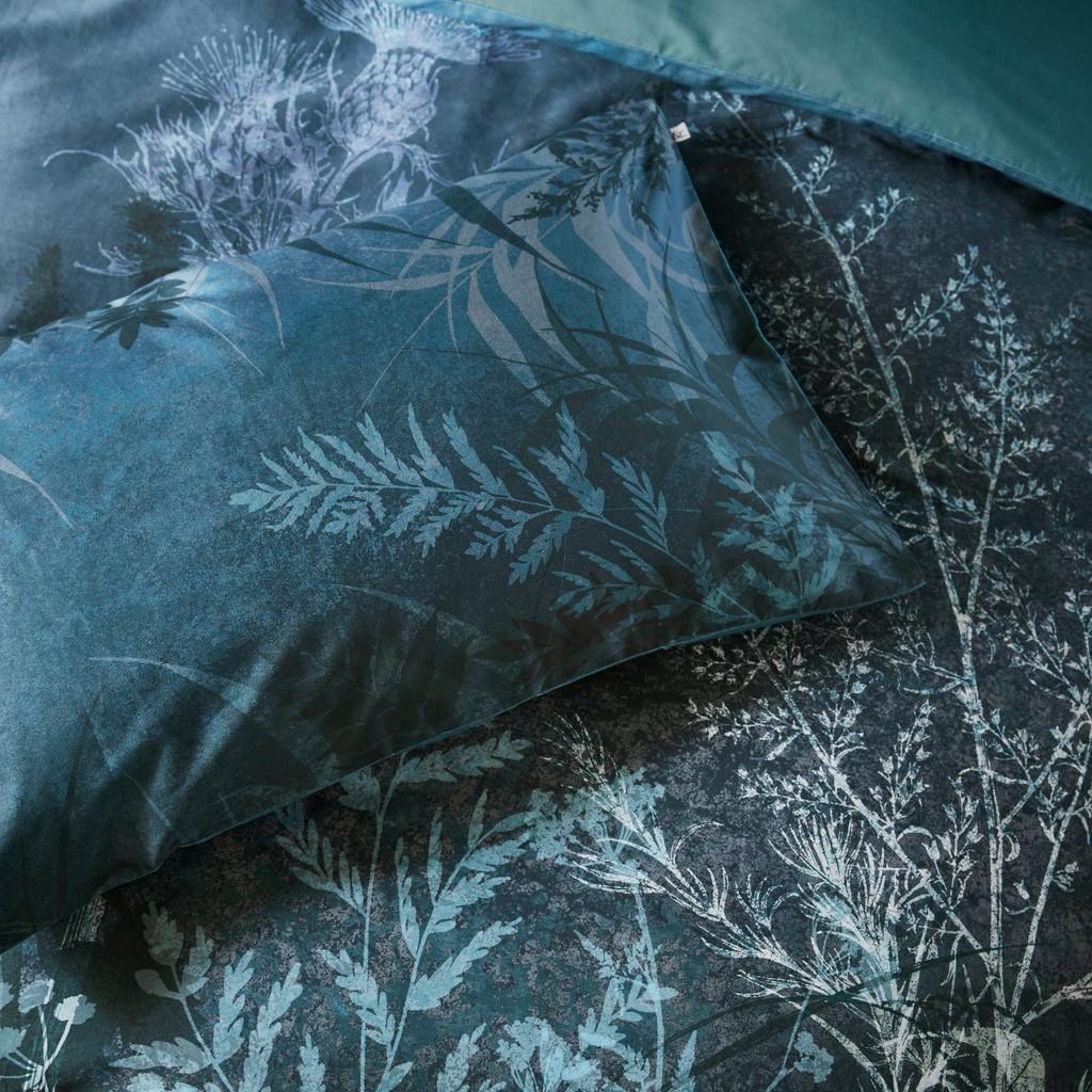 Restore Midnight Duvet Cover Set - 119636_CAMEO_04.jpg