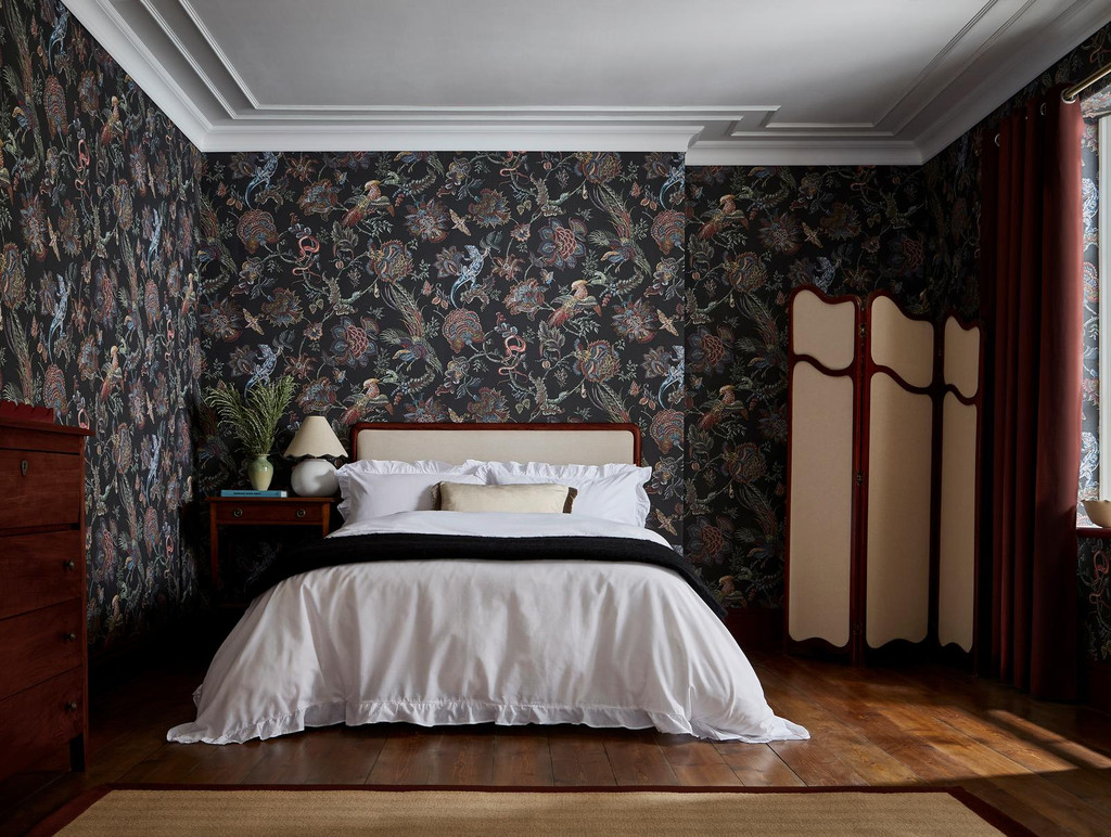 Eternal Weave Black Wallpaper - 143235_ROOMSET_02.jpg