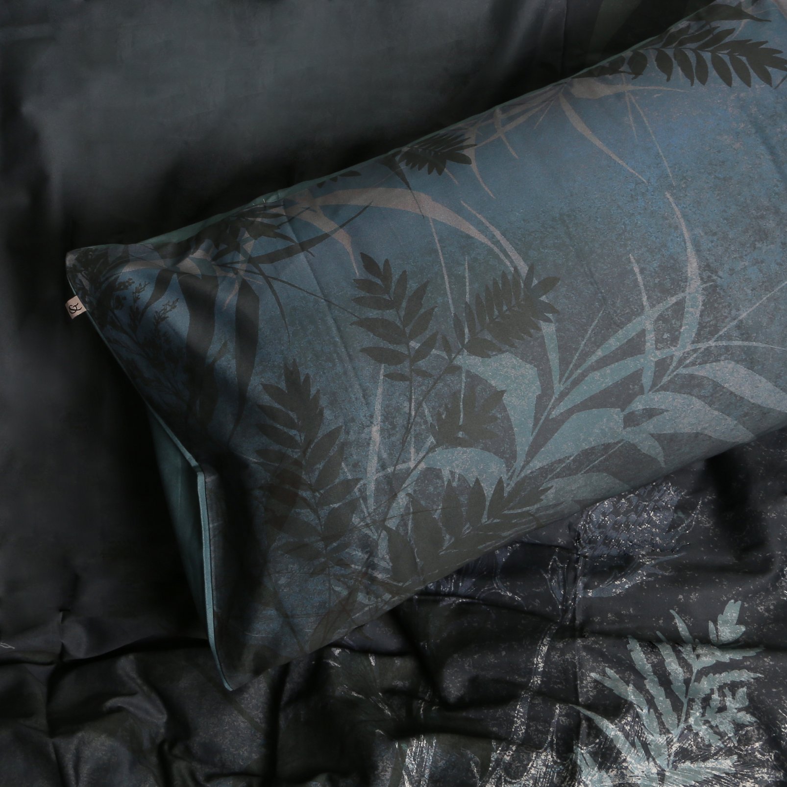 Restore Midnight Duvet Cover Set Restore Midnight Duvet Cover Set