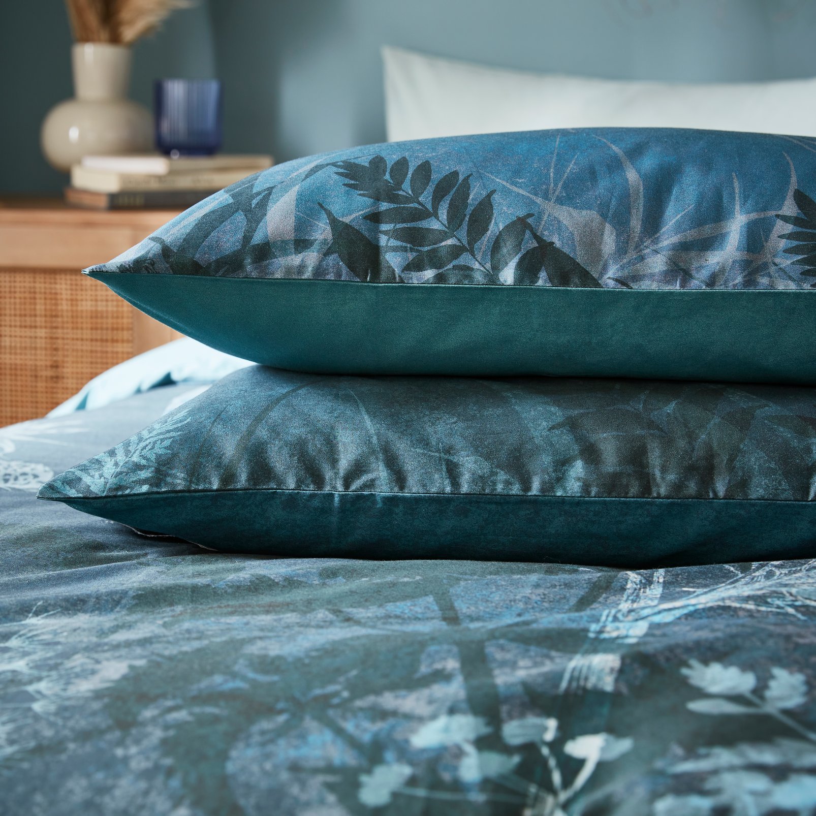 Restore Midnight Duvet Cover Set Restore Midnight Duvet Cover Set