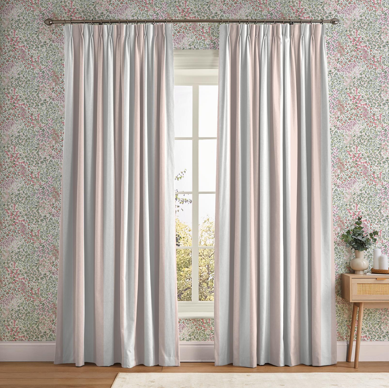 Équilibre Stripe Pink Curtain Équilibre Stripe Pink Curtain