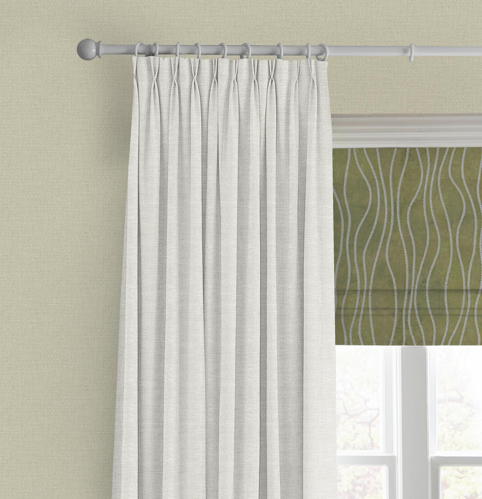 Amara Ivy Roman Blind