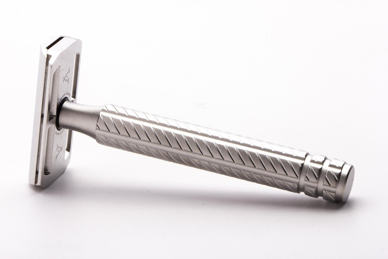Aylsworth Razors | The APEX Standard Double Edge Safety Razor With