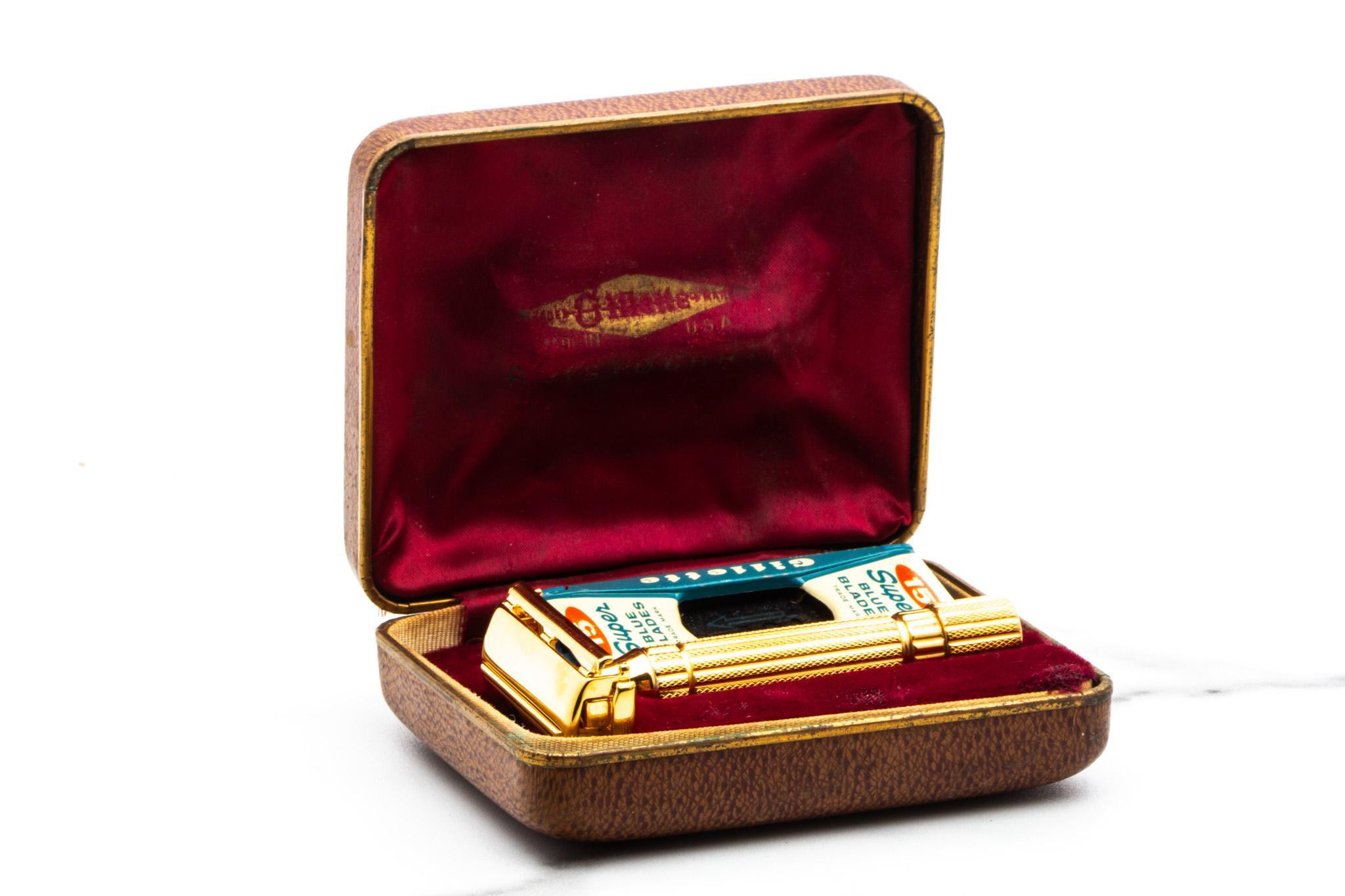 1917 Gillette Milady Décolleté DE Safety Razor Set in Ivory Case