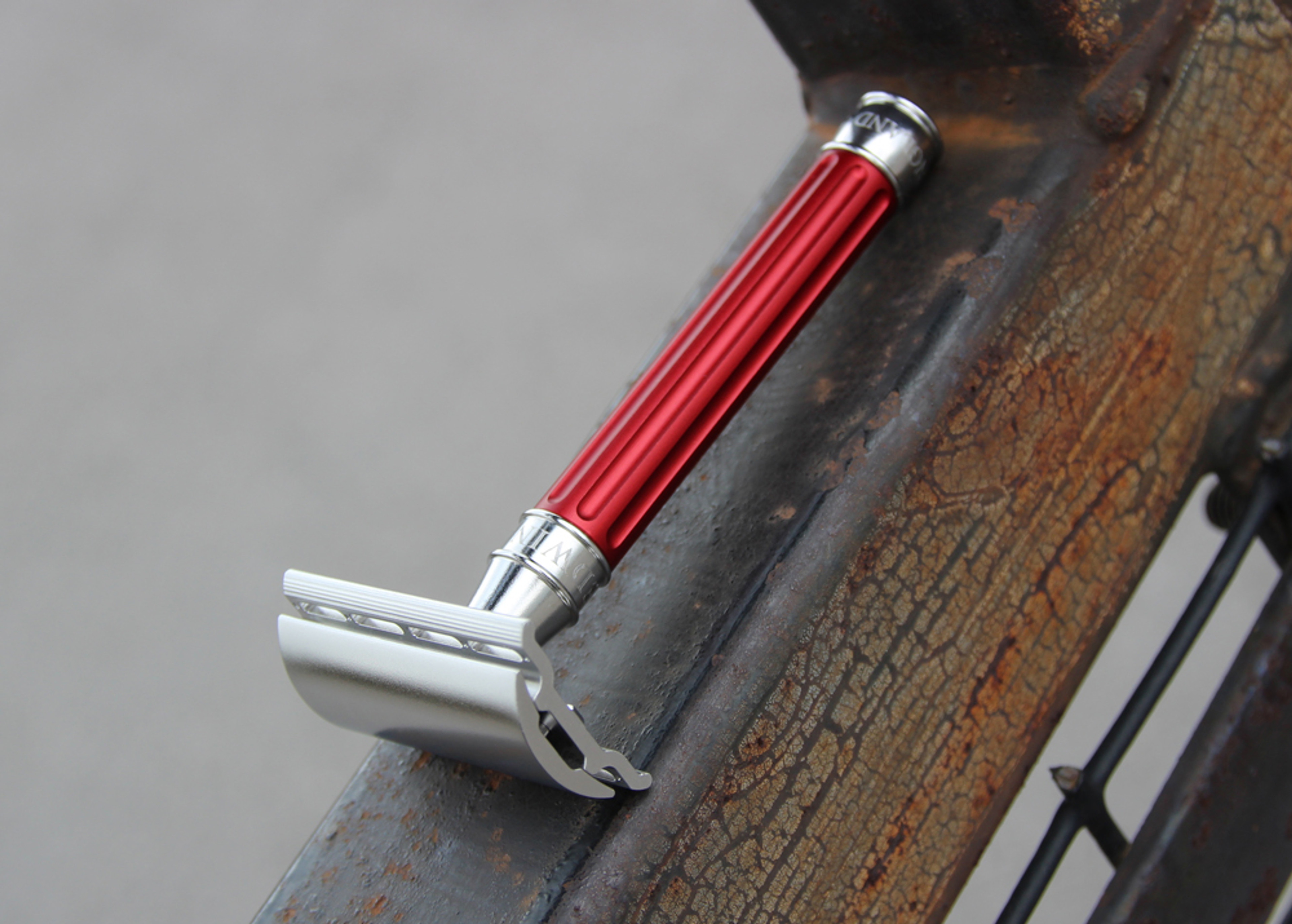Edwin Jagger | 3ONE6 DE Stainless Steel Safety Razor - Red