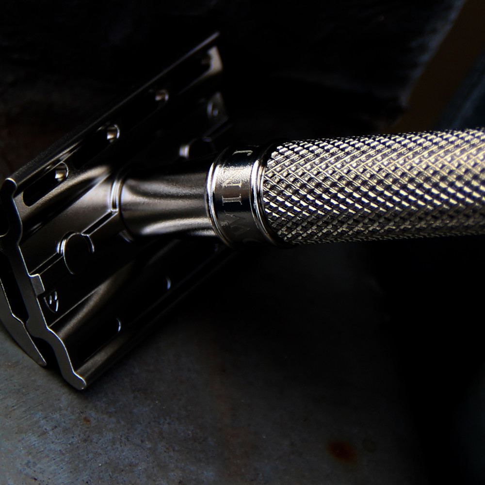 Edwin Jagger | 3ONE6 Stainless Steel Safety Razor - Knurled Handle Edwin Jagger | 3ONE6 Stainless Steel Safety Razor - Knurled Handle