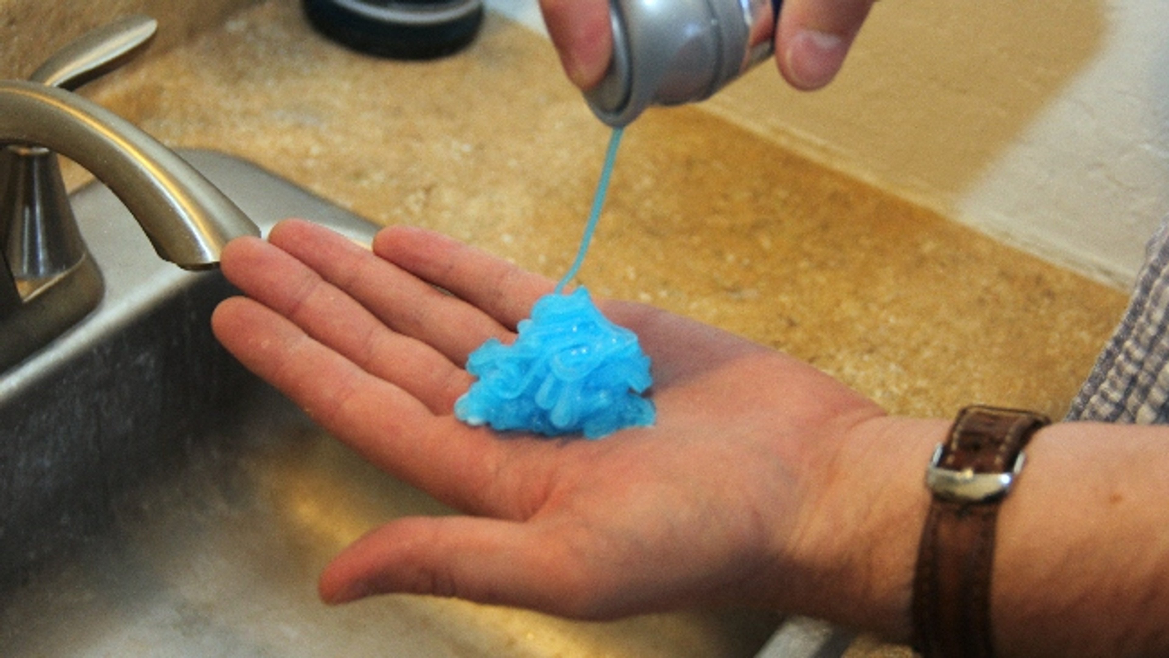 5 Reasons You Should Throw out Your Shaving Cream Can