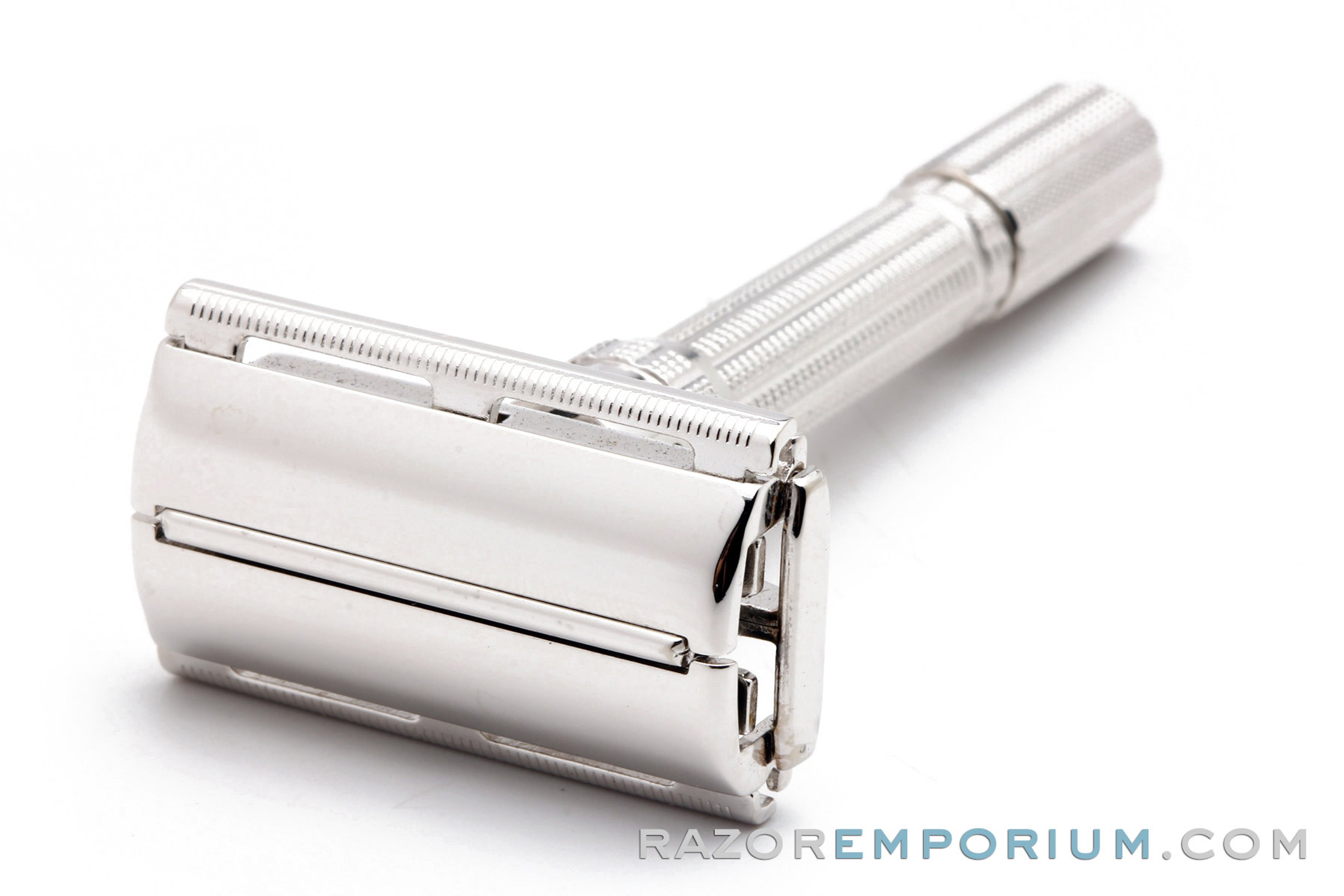 Wet Shave Showdown: Gillette Mach 3 Cartridge vs Gillette Slim Adjustable Double Edge Safety Razor