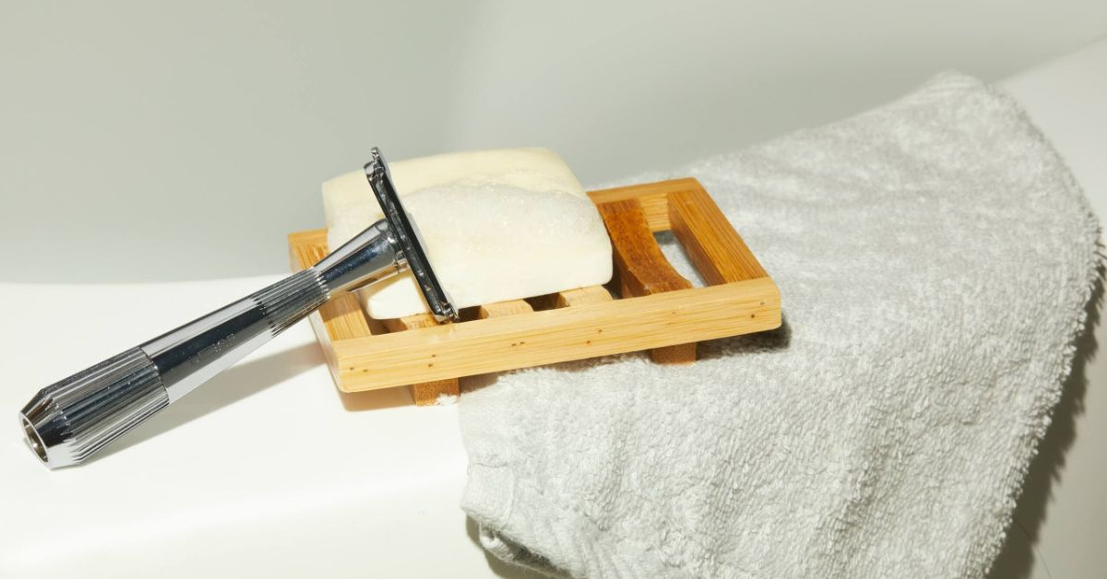 Modern vs. Vintage Safety Razors: Which Is Right for You?