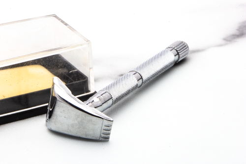 Merkur 907 - Klinge Moustache & Eye Brow Safety Razor With Case | Pre-Owned