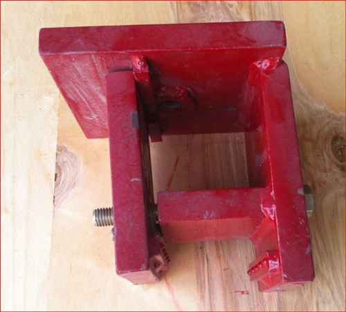 Used Chief Verticle Clamp Assy - chief Frame 539490