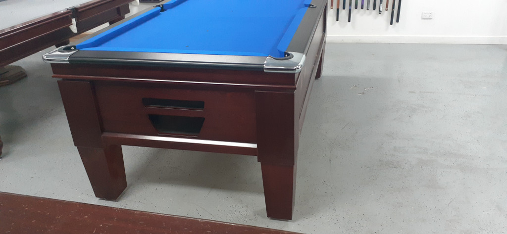 7FT Queen Elizabeth Ball Return Table