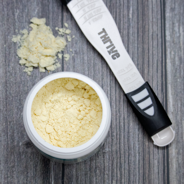 Thrive Bovine Colostrum powder with scoop (poudre de colostrum bovin avec mesure)