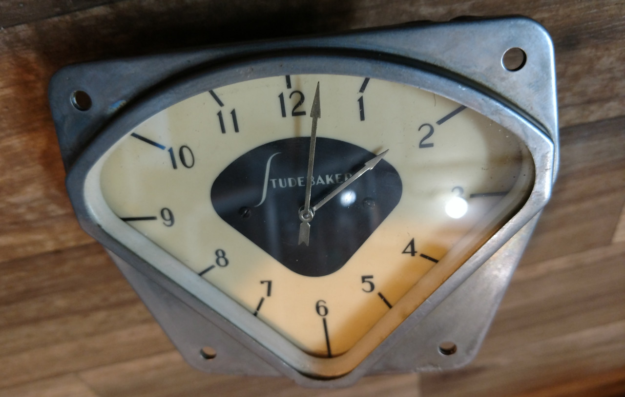 1936 Studebaker Dictator Clock