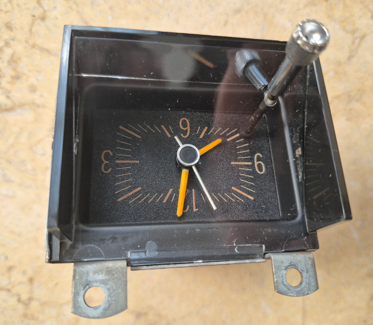 1974- 1978 DODGE PLYMOUTH  clock new yorker