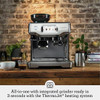 La Breville Barista Touch ofrece café de especialidad en casa utilizando la fórmula de las 4 claves y forma parte de la serie Barista que ofrece máquinas de café espresso todo en uno con molinillo integrado para pasar de los granos al espresso en menos de un minuto