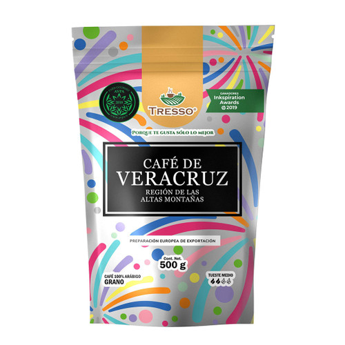 Tresso Café Veracruz: sumérgete en la calidez y riqueza de Tresso Café Veracruz, un café excepcional que captura la esencia del hermoso estado de Veracruz. Este café, cultivado en tierras fértiles y con un clima perfecto, presenta un tueste medio que resalta su perfil aromático y equilibrado. Con notas de nuez, chocolate y un toque de caramelo, cada taza ofrece una experiencia reconfortante y deliciosa. Su cuerpo pleno y su acidez suave lo convierten en la elección ideal para disfrutar en cualquier momento del día. Ya sea que lo prepares en una cafetera tradicional o en prensa francesa, Tresso Café Veracruz te transportará a las montañas veracruzanas con cada sorbo. ¡Disfruta de la autenticidad y el sabor único de este café y déjate envolver por su rica tradición!