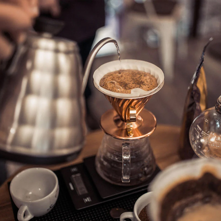 Café San Alberto Corazón Gesha| Café Premium de Origen Colombiano|calidad excepcional, sabor único y notas complejas. Cultivado en el Quindío a alturas ideales, combina prácticas sostenibles y un exclusivo proceso de selección en cinco pasos. Su equilibrio perfecto de acidez, cuerpo y aroma lo convierte en una experiencia de lujo para los amantes del café.