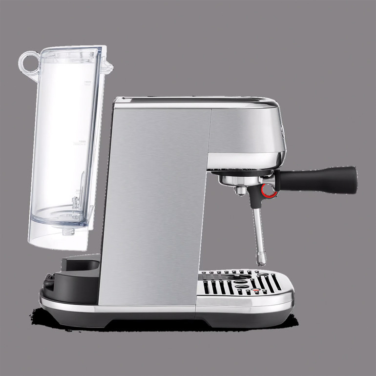 Bambino Plus puede preparar café de la tercera ola igual que las máquinas profesionales. Esto es posible gracias a la fórmula de las 4 claves. Prepara café de calidad profesional utilizando un portafiltro de acero inoxidable de 54 mm y una dosis de 18 gramos para extraer todo el sabor del café, y con su potente vaporizador automático disfrutarás de microespuma perfecta para crear latte art. Gracias al sistema de calentamiento ThermoJet patentado, solo necesitarás 3 segundos para comenzar.