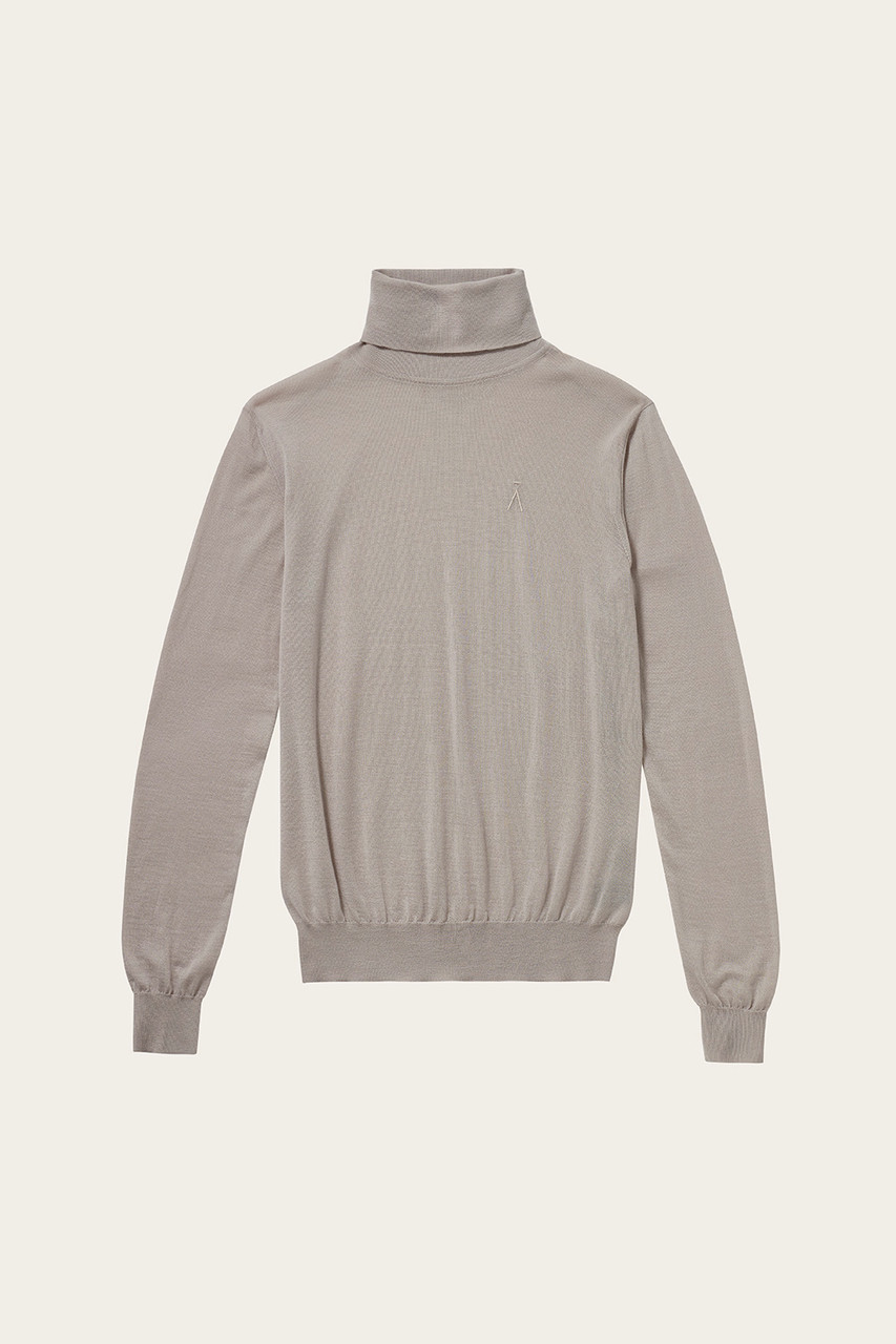 Warm and stylish Women's Gray Cashmere Turtleneck