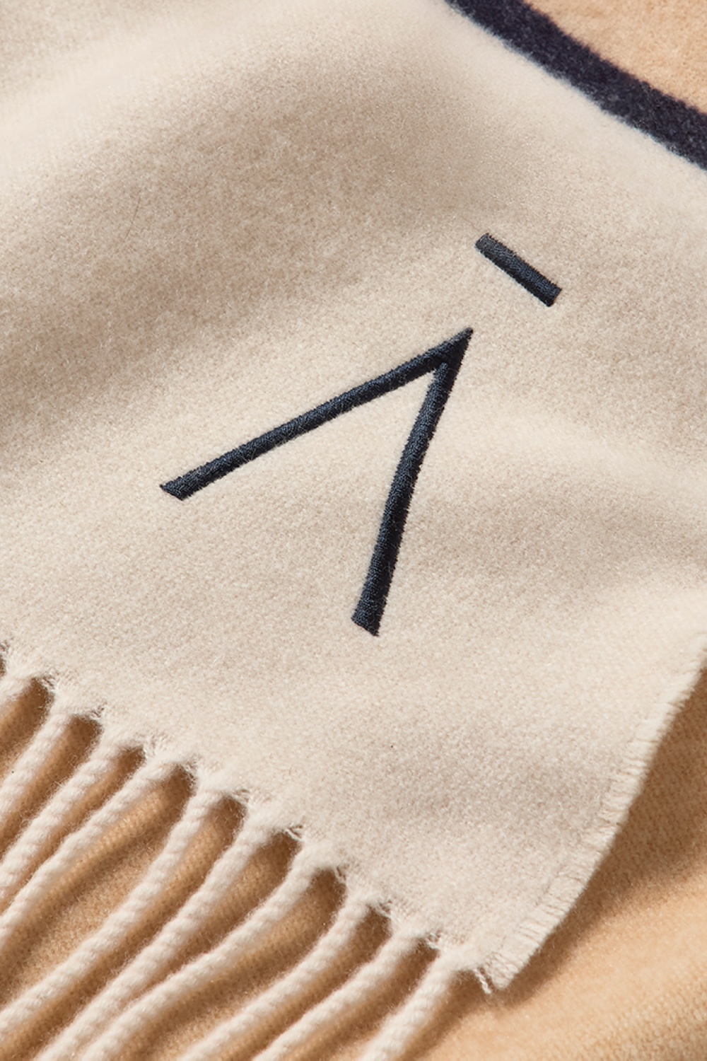 Luxury Cashmere Blanket – Camel Cashmere – Aman Signature