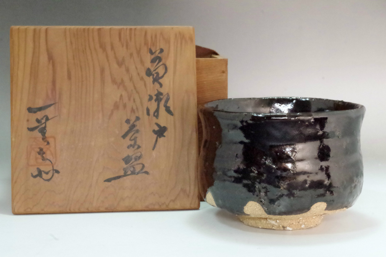 Kato Tokuro (1896-1985) Seto-guro tea bowl 