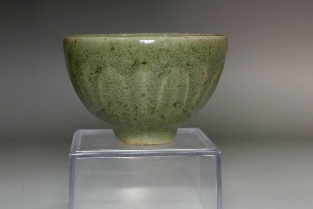Antique Chinese longquan celadon pottery cup #4732 - Antique shop