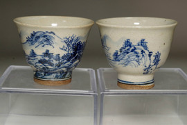 Aoki Mokubei (1767-1833) set of 2 antique blue and white cups