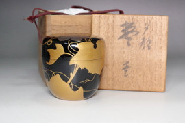 Japanese Lacquer Tea Caddy Natsume with Vine Motif #5468