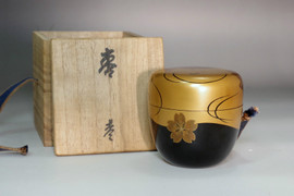 Japanese Sakura Gold and Black Lacquer Natsume Tea Caddy #5499