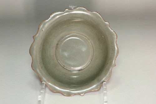 Chinese Longquan Celadon Dish Southern Song dynasty or later #5402 Chinese Longquan Celadon Dish Southern Song dynasty or later #5402