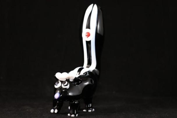 ANIMAL GLASS PIPE (SKUNK)